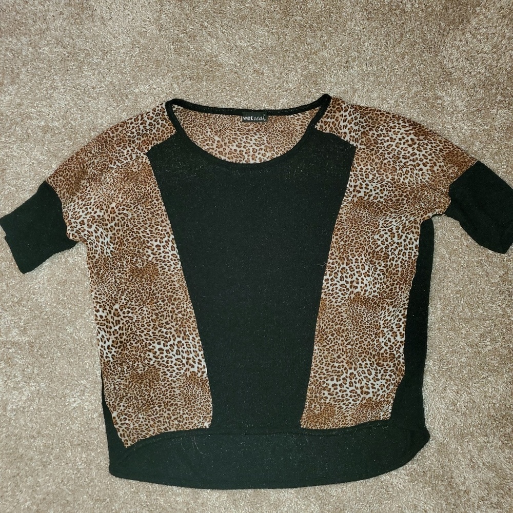 Black leopard top